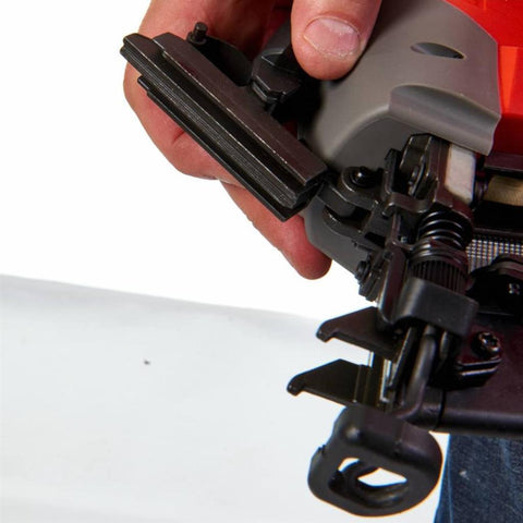 Milwaukee M18 CN16GA-202X döntött finiselő szögbelövő