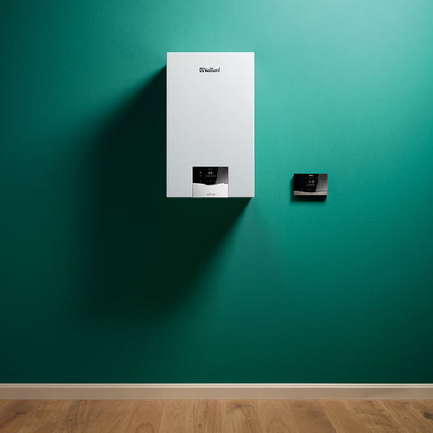 Vaillant Ecotec plus VU 25 CS/1-5 (N-INT2) kondenzációs gázkazán, fűtő 24,7 Kw