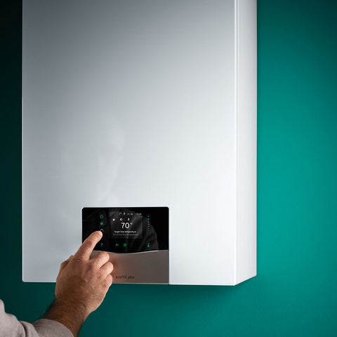 Vaillant Ecotec plus VUW 26 CS/1-5 (N-INT2) kondenzációs gázkazán, kombi 19,7 Kw